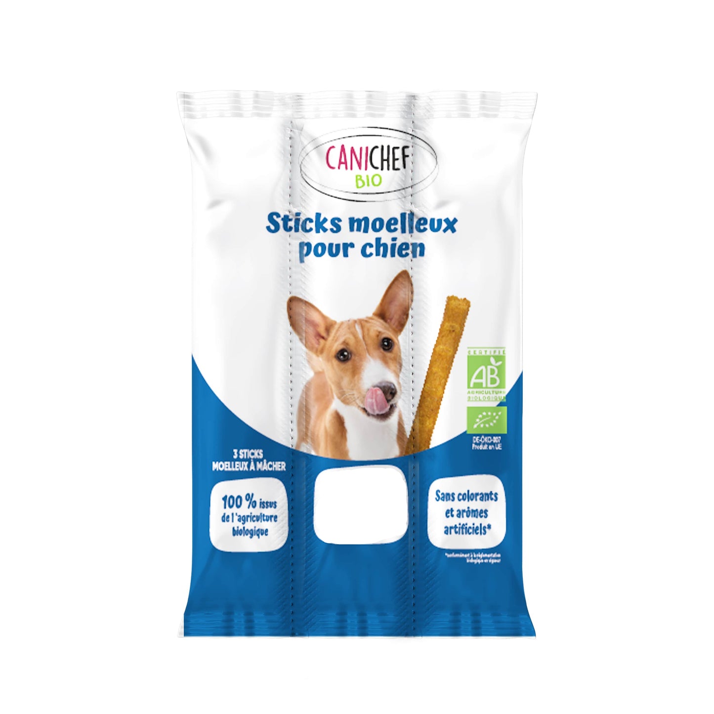 Un sachet de 3 friandises moelleuse pour chien est au centre de l'image. Le sachet est bleu et sur un fond blanc.