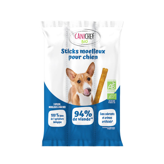 Un sachet de 3 friandises moelleuse pour chien est au centre de l'image. Le sachet est bleu et sur un fond blanc.