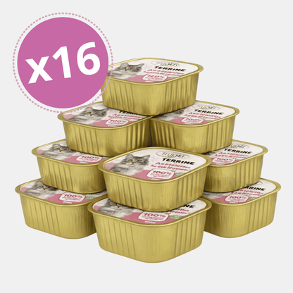 Pack de 16 barquettes de terrine pour chat au saumon et aux légumes Félichef Bio disposées en pyramide, certifiées Agriculture Biologique, 100% d'ingrédients naturels, fabrication française